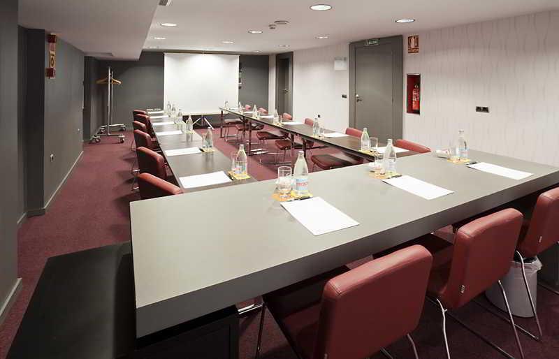 Ilunion Almirante Hotel Барселона Екстериор снимка