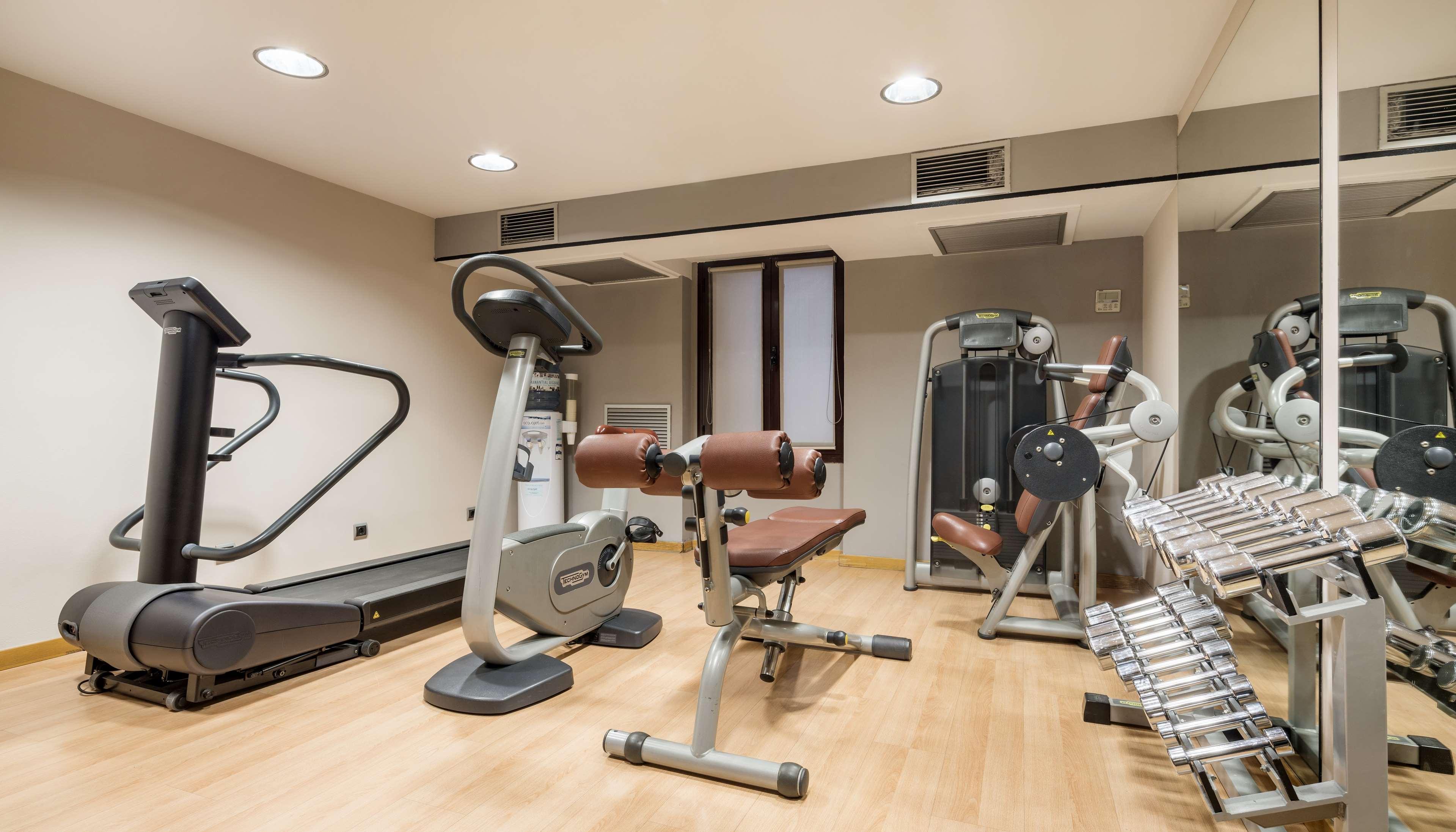 Ilunion Almirante Hotel Барселона Екстериор снимка