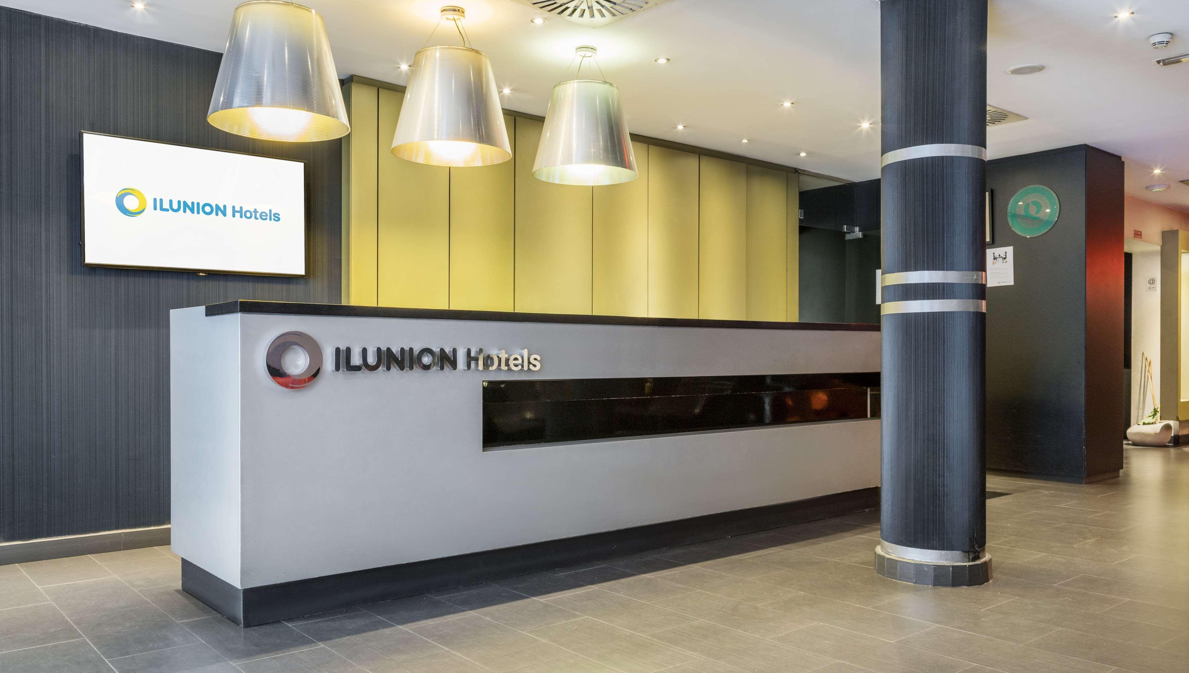 Ilunion Almirante Hotel Барселона Екстериор снимка