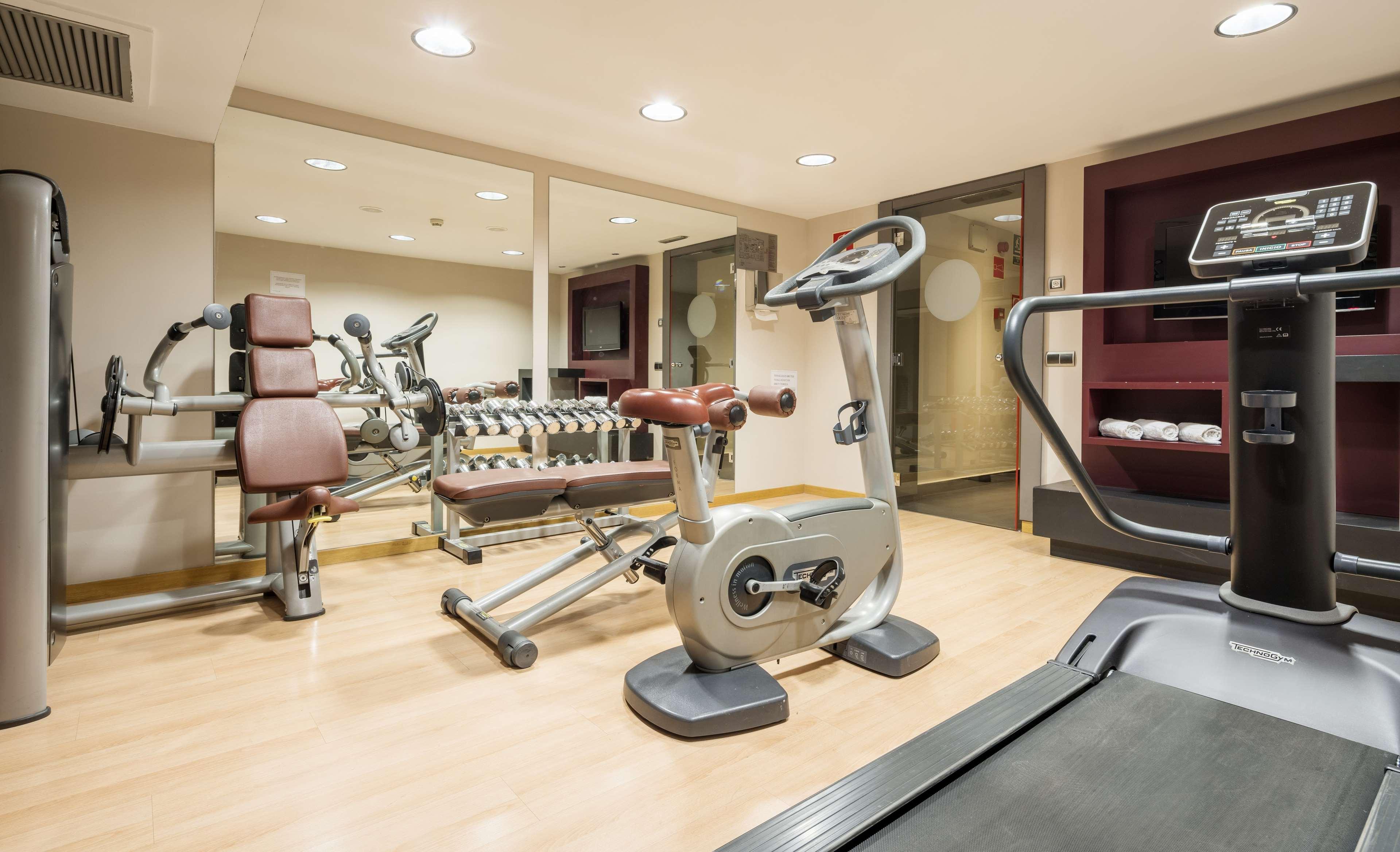Ilunion Almirante Hotel Барселона Екстериор снимка