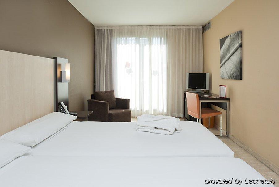 Ilunion Almirante Hotel Барселона Стая снимка