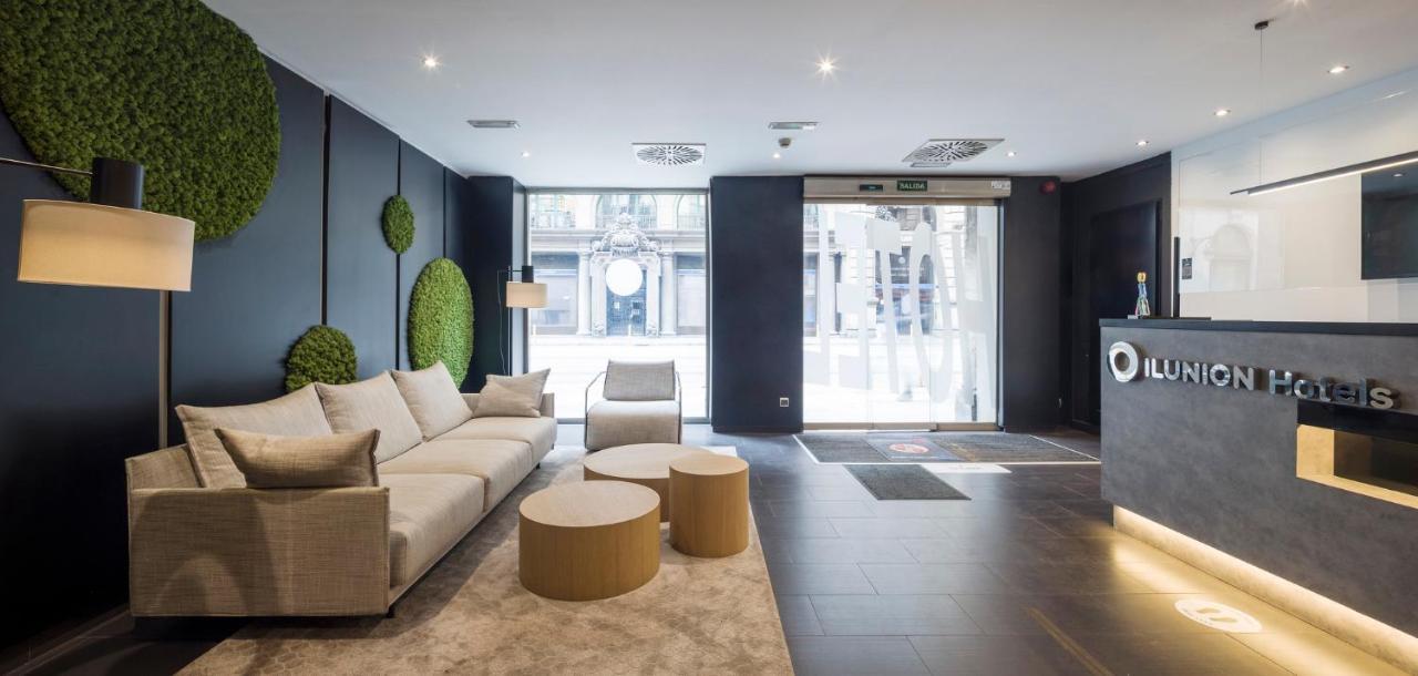 Ilunion Almirante Hotel Барселона Екстериор снимка