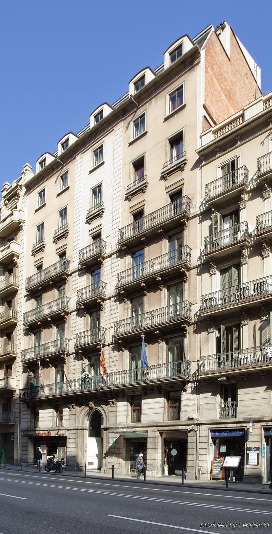 Ilunion Almirante Hotel Барселона Екстериор снимка